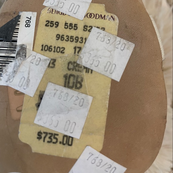 ⚜️ Manolo Blahnik cream colored heels/shoes! ⚜️ - Picture 8 of 8